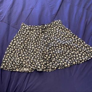 Daisy print skirt